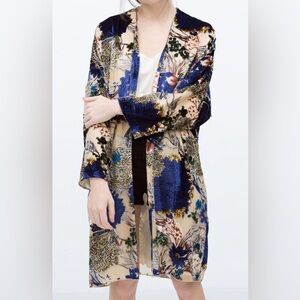 Zara Blue and Cream Floral Women's Devore Kimono